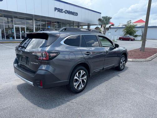 Gray Metallic 2022 Subaru Outback Limited