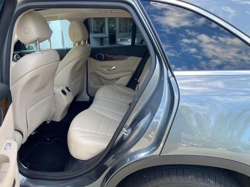 2017 Mercedes-Benz GLC 300 Base