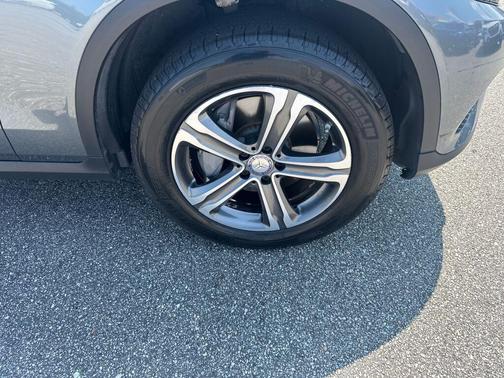 2017 Mercedes-Benz GLC 300 Base