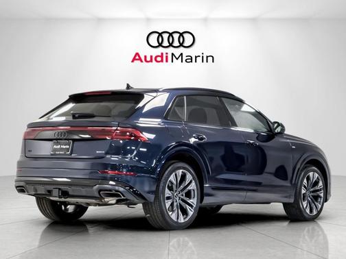 Waitomo Blue Metallic 2026 Audi Q8 55 Premium Plus