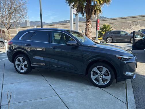 2025 Audi Q5 Premium Plus TFSI quattro S tronic