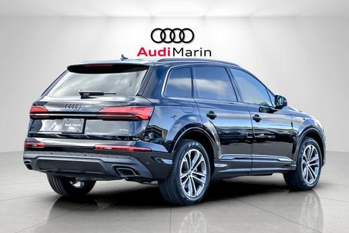 2026 Audi Q7 45 Premium