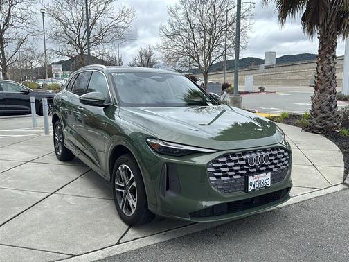 2025 Audi Q5 Premium Plus TFSI quattro S tronic