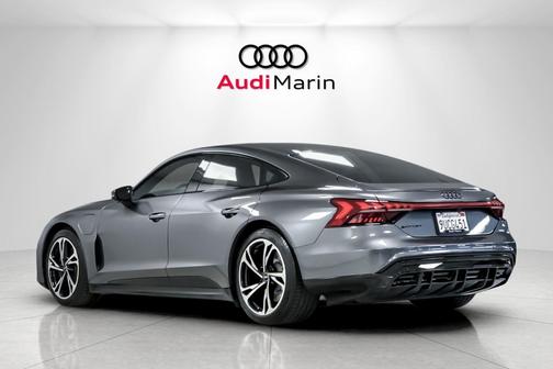 2022 Audi e-tron GT Premium Plus