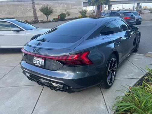2022 Audi e-tron GT Premium Plus