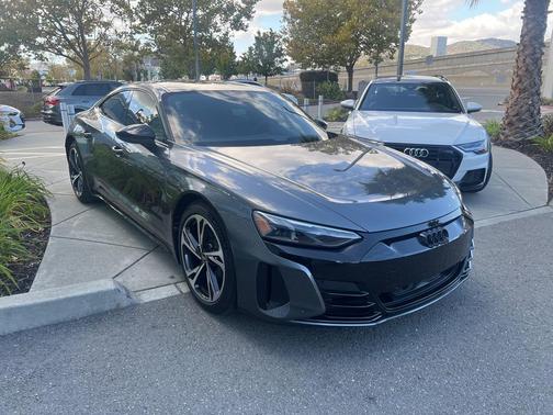 2022 Audi e-tron GT Premium Plus