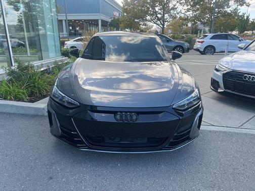 2022 Audi e-tron GT Premium Plus