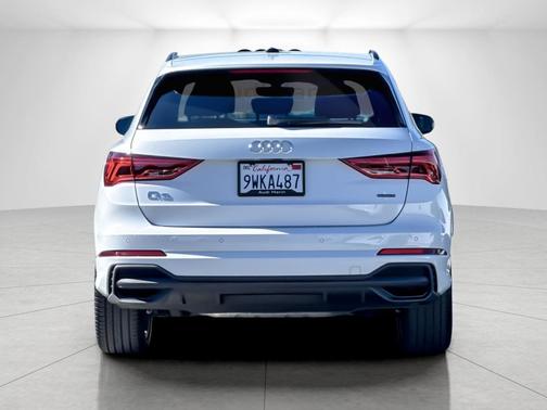 2025 Audi Q3 Premium 45 TFSI S line quattro Tiptronic