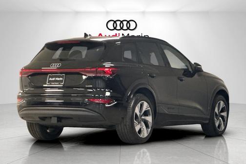 2025 Audi Q6 e-tron Premium Plus quattro