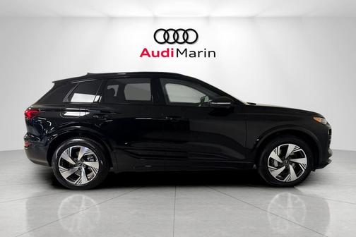 2025 Audi Q6 e-tron Premium Plus quattro