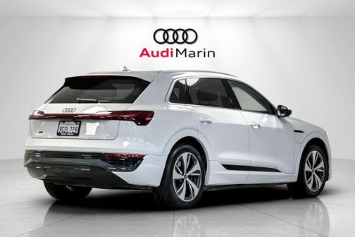 2024 Audi Q8 e-tron Premium Plus
