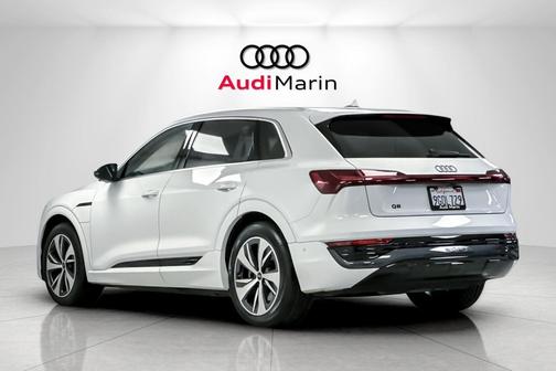 2024 Audi Q8 e-tron Premium Plus