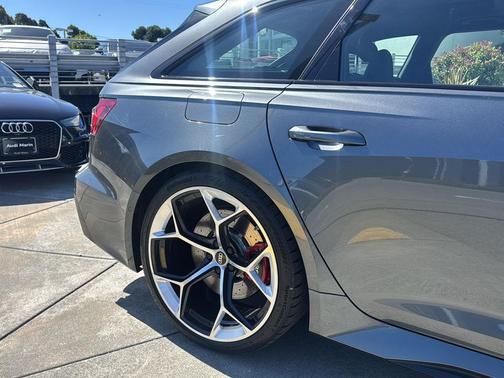 Daytona Gray Pearl Effect 2025 Audi RS 6 Avant 4.0T