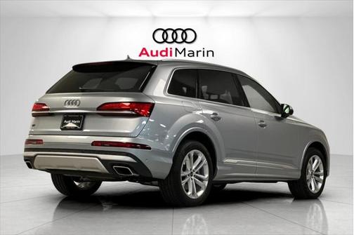 2025 Audi Q7 45 Premium