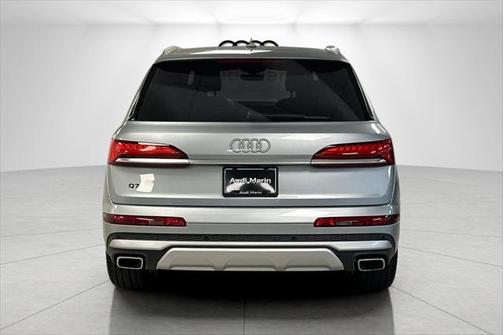 2025 Audi Q7 45 Premium