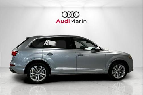2025 Audi Q7 45 Premium