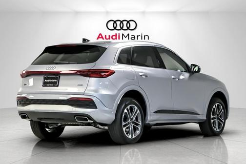 2025 Audi Q5 Premium TFSI quattro S tronic