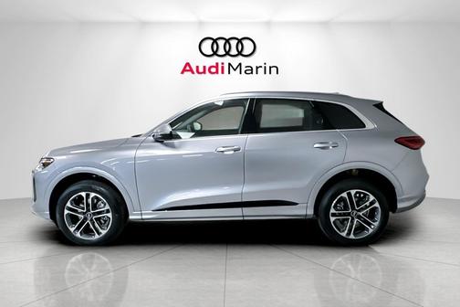 2025 Audi Q5 Premium TFSI quattro S tronic