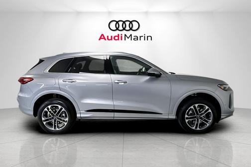 2025 Audi Q5 Premium TFSI quattro S tronic