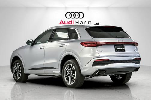 2025 Audi Q5 Premium TFSI quattro S tronic