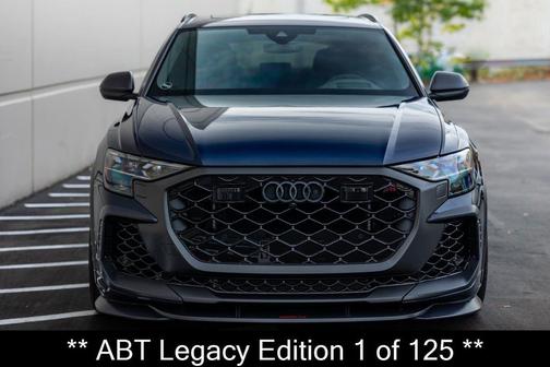 Waitomo Blue Metallic 2025 Audi RS Q8 4.0T
