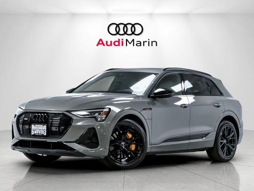 Chronos Gray 2023 Audi e-tron Premiumwe