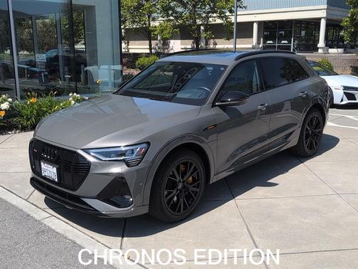 Chronos Gray 2023 Audi e-tron Premiumwe