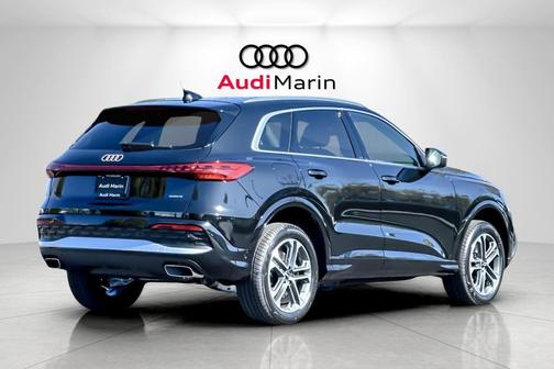 2025 Audi Q5 Premium TFSI quattro S tronic