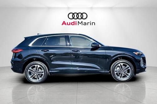 2025 Audi Q5 Premium TFSI quattro S tronic