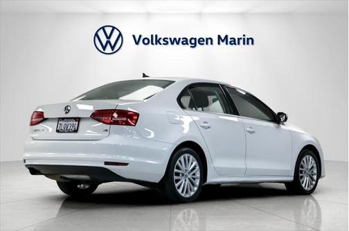 2015 Volkswagen Jetta Auto SE w/Connectivity/Navigation