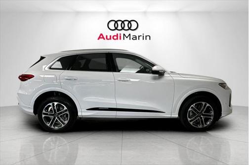2025 Audi Q5 Premium