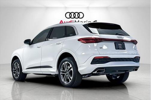 2025 Audi Q5 Premium