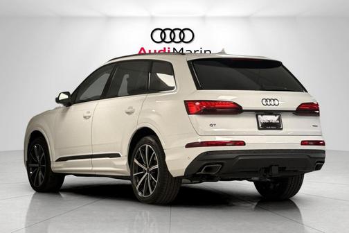 2026 Audi Q7 45 Premium Plus