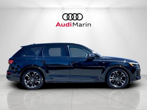 Mythos Black Metallic 2026 Audi Q7 55 Premium Plus