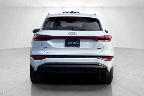 2025 Audi Q6 e-tron Premium Plus quattro
