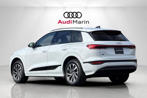 2025 Audi Q6 e-tron Premium Plus quattro