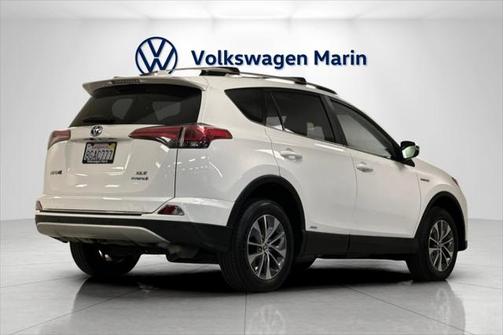 2017 Toyota RAV4 Hybrid XLE