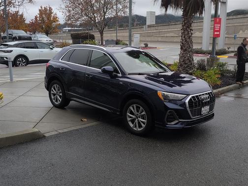 2022 Audi Q3 45 S line Premium
