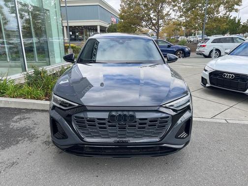 2024 Audi Q8 e-tron Prestige