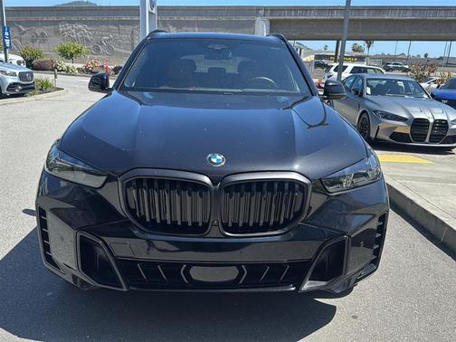 Black Sapphire Metallic 2024 BMW X5 xDrive40i