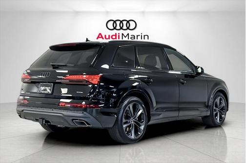 2025 Audi Q7 55 Premium Plus