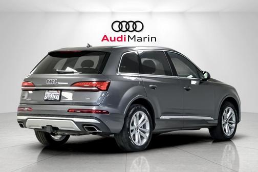 2025 Audi Q7 55 Premium Plus