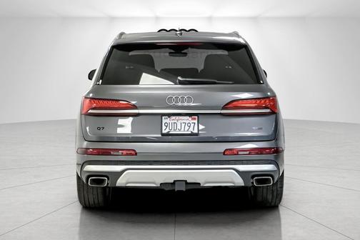 2025 Audi Q7 55 Premium Plus