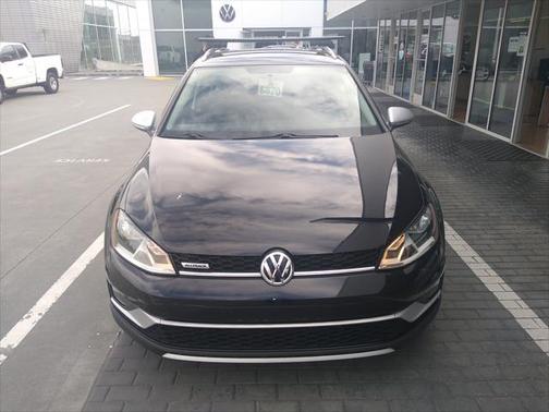 2017 Volkswagen Golf Alltrack TSI S