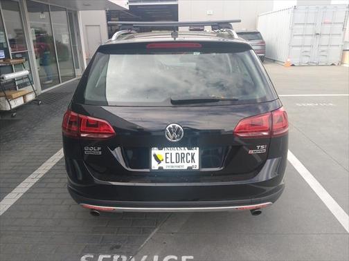 2017 Volkswagen Golf Alltrack TSI S