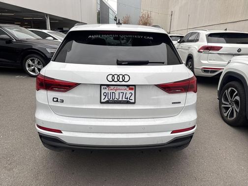 2025 Audi Q3 Premium 45 TFSI S line quattro Tiptronic