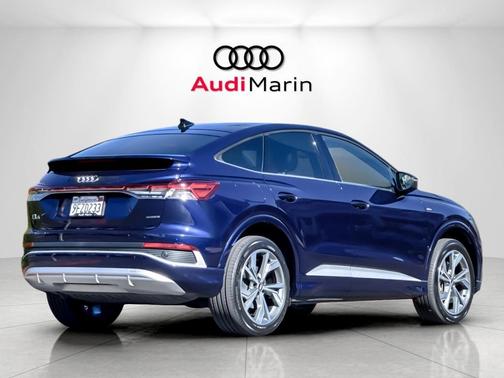 Navarra Blue Metallic 2023 Audi e-tron Sportback Premium 50 quattro