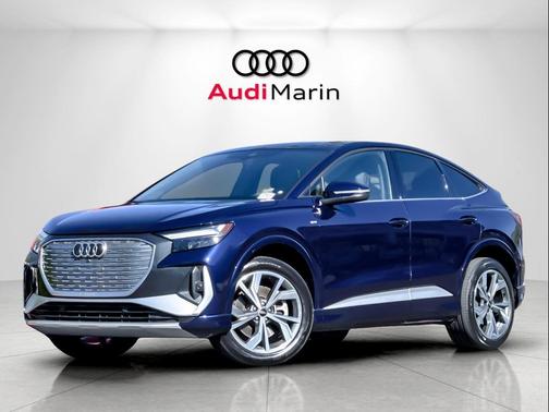 Navarra Blue Metallic 2023 Audi e-tron Sportback Premium 50 quattro