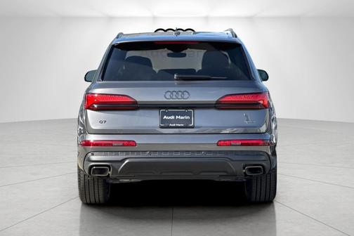 Samurai Gray Metallic 2026 Audi Q7 45 Premium