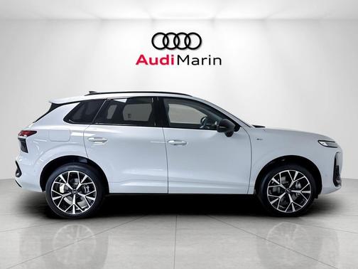 2026 Audi Q3 S line